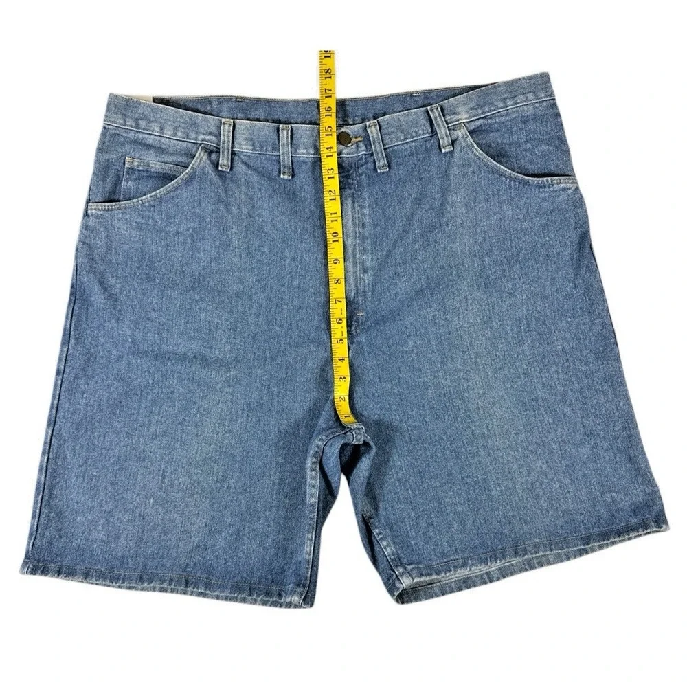 Wrangler Men's Relaxed Fit Denim Bermuda Shorts, 100% Cotton - Size 44‎